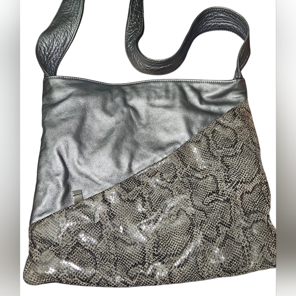 Ashley Ny Metallic Silver & Snake-Print Shoulder Bag